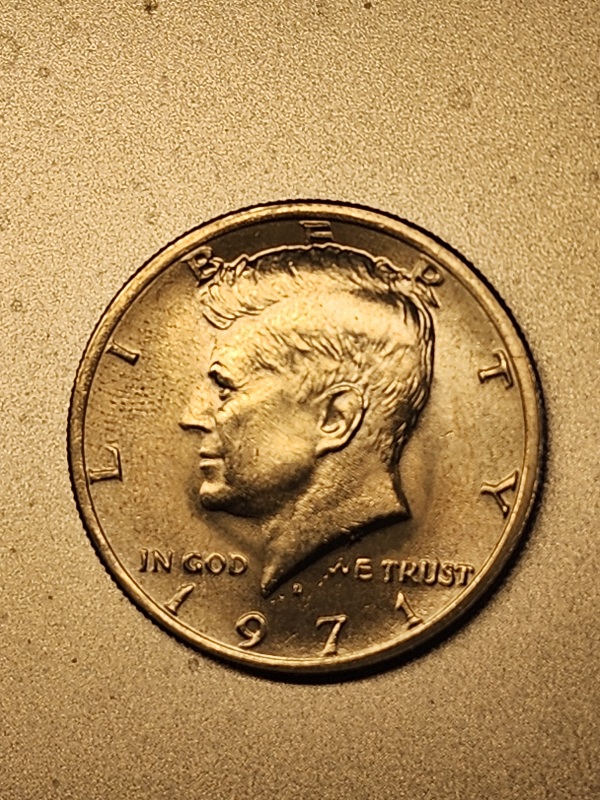 1971-D-Kennedy-Half-Dollar-Faint-W-And-Die-Chip-S